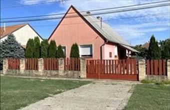 Eladó Tolnai családi ház hirdetés (37384394)