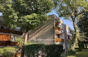 Eladó Budapest III. kerületi csúsztatott zsalus lakás hirdetés (42975216)