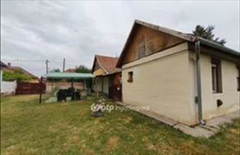 Eladó Csongrádi családi ház hirdetés (48579346)