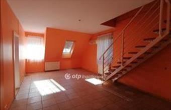 Eladó Szolnoki tégla lakás hirdetés (13892759)