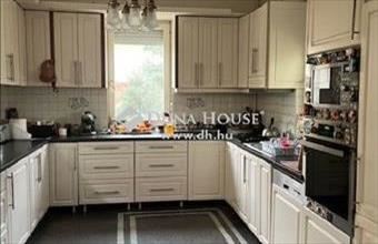 Eladó Vecsési családi ház hirdetés (78339354)