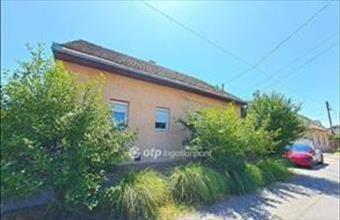 Eladó Szolnoki családi ház hirdetés (34249526)
