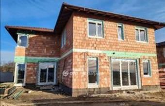 Eladó Velencei tégla lakás hirdetés (76356397)