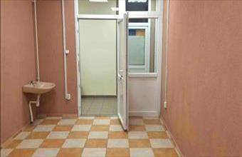 Kiadó Ózdi üzlethelyiség utcafronton hirdetés (33214396)