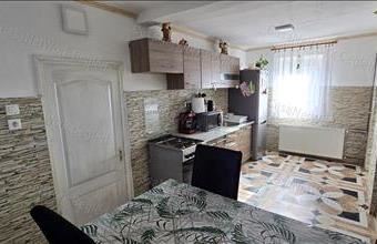 Eladó Törteli családi ház hirdetés (53445437)