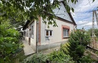 Eladó Bakonszegi családi ház hirdetés (19471614)