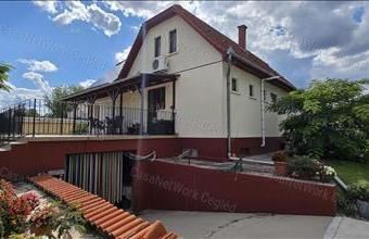 Eladó Ceglédi családi ház hirdetés (95334569)