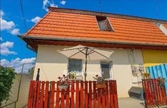 Eladó Kiskunlacházai tégla lakás hirdetés (33747138)