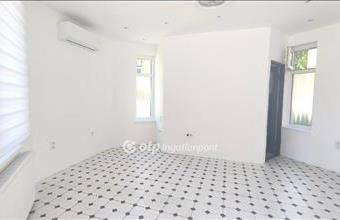 Kiadó Szentesi üzlethelyiség utcafronton hirdetés (14479499)