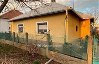 Eladó Tiszafüredi családi ház hirdetés (34277943)