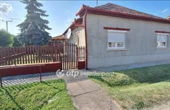 Eladó Csengődi családi ház hirdetés (55953457)