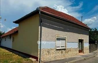 Eladó Tiszafüredi családi ház hirdetés (21369488)