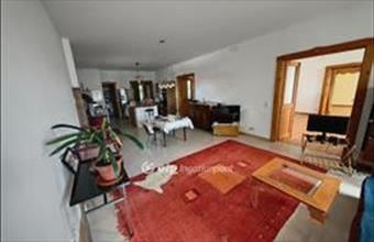 Eladó Lajoskomáromi családi ház hirdetés (94473499)