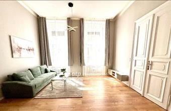 Eladó Budapest VII. kerületi tégla lakás hirdetés (97345474)