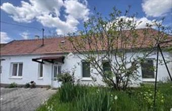 Eladó Veszprémi családi ház hirdetés (23399384)