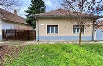 Eladó Szarvasi családi ház hirdetés (71893979)