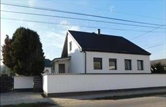 Eladó Győrújbaráti családi ház hirdetés (43348322)