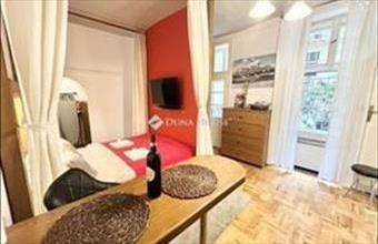 Eladó Budapest V. kerületi tégla lakás hirdetés (48942463)