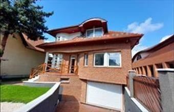 Eladó Budapest III. kerületi családi ház hirdetés (29346744)