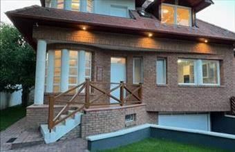 Eladó Budapest III. kerületi családi ház hirdetés (29346744)