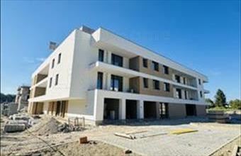 Eladó Győri üzlethelyiség üzletházban hirdetés (56351351)