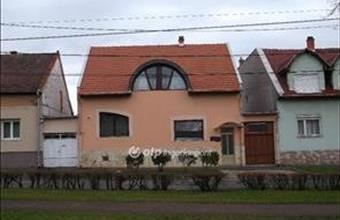 Eladó Gyöngyösi családi ház hirdetés (67335773)