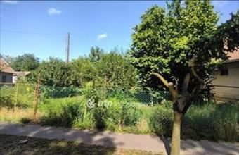 Eladó Szentesi lakóövezeti telek hirdetés (73157989)