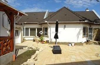 Eladó Kecskeméti családi ház hirdetés (98558532)