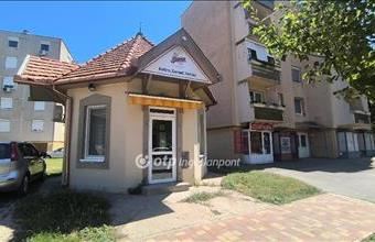 Kiadó Szentesi üzlethelyiség utcafronton hirdetés (55314385)