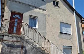 Eladó Markazi családi ház hirdetés (23353445)