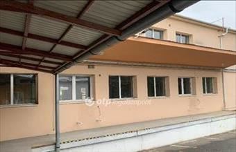 Eladó Nyíregyházai üzlethelyiség utcafronton hirdetés (97143239)