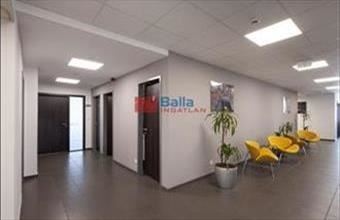 Kiadó Budapest XV. kerületi iroda irodaházban hirdetés (83343494)