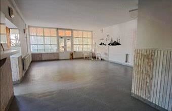 Eladó Oroszlányi egyéb üzlethelyiség hirdetés (95844474)