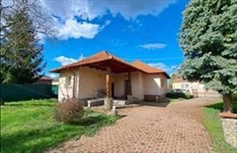 Eladó Komáromi családi ház hirdetés (27326375)