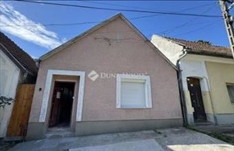 Eladó Tahitótfalui családi ház hirdetés (35493743)