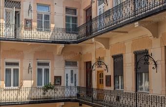 Eladó Budapest VI. kerületi tégla lakás hirdetés (93343438)