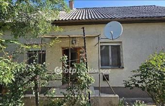 Eladó Szolnoki családi ház hirdetés (42468749)