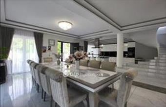 Eladó Budapest III. kerületi családi ház hirdetés (99977831)