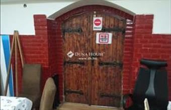 Eladó Budapest VII. kerületi üzlethelyiség utcafronton hirdetés (21423789)