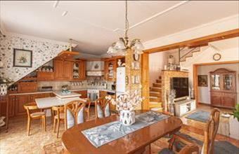 Eladó Veszprémi házrész hirdetés (69389146)