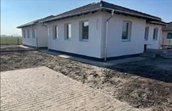 Eladó Kiskunlacházai ikerház hirdetés (35573385)