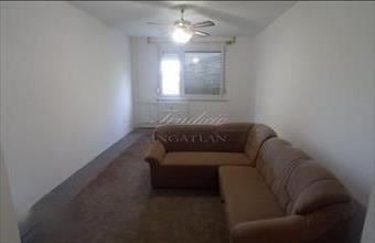 Eladó Győri panel lakás hirdetés (39735377)