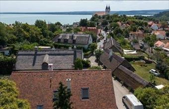 Eladó Tihanyi családi ház hirdetés (93497376)