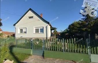 Eladó Izsáki családi ház hirdetés (49342379)