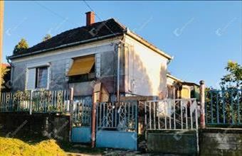 Eladó Petriventei családi ház hirdetés (89347465)