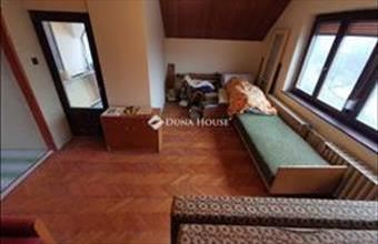 Eladó Nagykőrösi családi ház hirdetés (17371735)