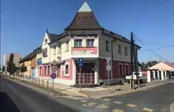 Kiadó Győri üzlethelyiség üzletházban hirdetés (35193944)