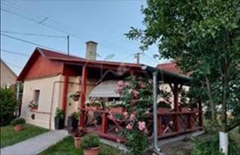 Eladó Sarkadkeresztúri családi ház hirdetés (84345243)