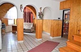 Kiadó Győri családi ház hirdetés (89378395)
