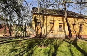 Eladó Csongrádi családi ház hirdetés (33745979)